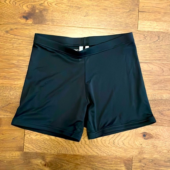 Adidas Golf shorts Sz 8 - Picture 1 of 5